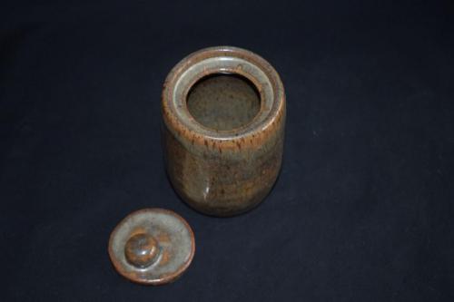 Ledged jar with lid open